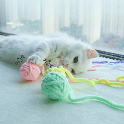 MADDEN Cat Toys Colorful Yarn Balls with Bell for Clawing