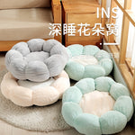 Warm Plush Pet Flower Shaped Bed